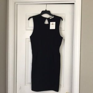 Black sleeveless dress